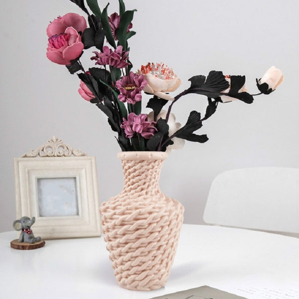 Simple Plastic Vase Dry and Wet Flowers Arrangement Container Floral Decoration, 9 x 19cm